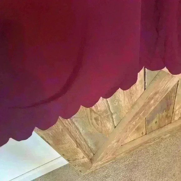 ❤️5/$25❤️ Burgundy dress - Picture 4 of 6